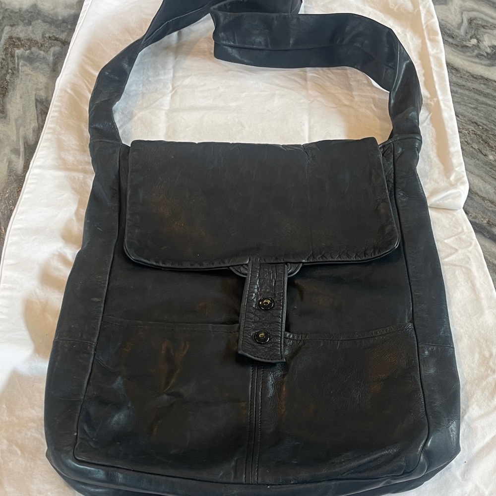 Bally Black Leather Crossbody Messenger Bag